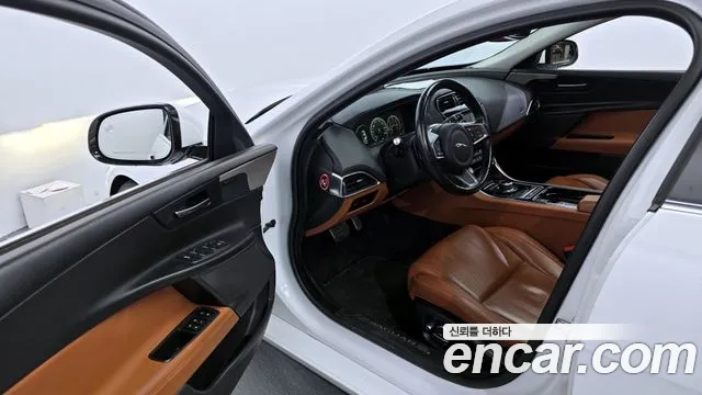 2019 Jaguar XE 20d Portfolio