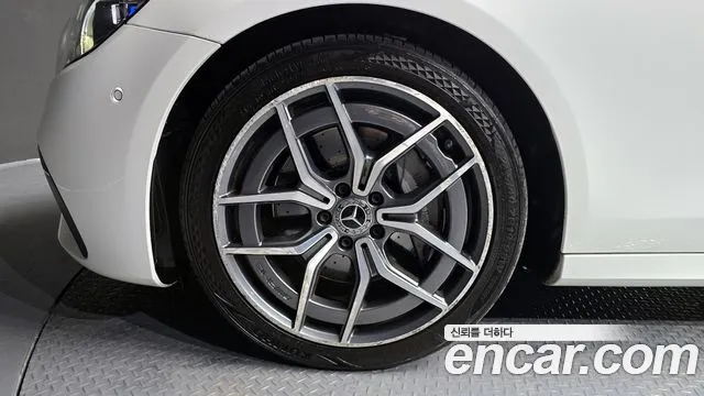 2022 Mercedes-Benz E-Class E220d 4MATIC AMG Line