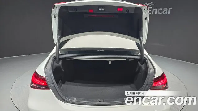 2022 Mercedes-Benz E-Class E220d 4MATIC AMG Line