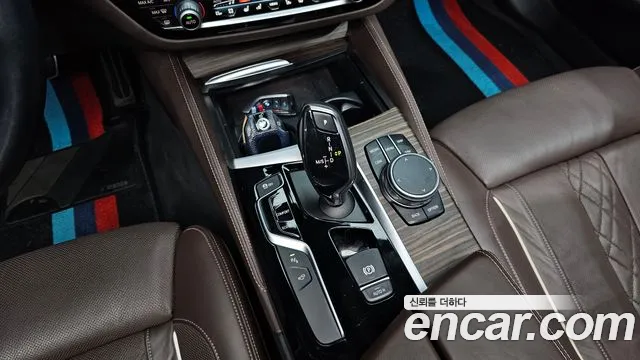 2018 BMW 5-Series 530i xDrive M Sport Package Plus