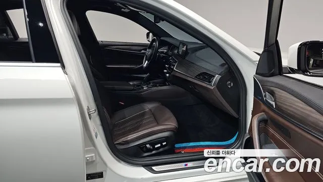 2018 BMW 5-Series 530i xDrive M Sport Package Plus