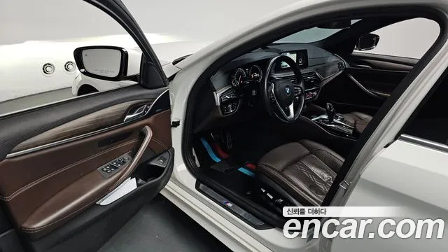 2018 BMW 5-Series 530i xDrive M Sport Package Plus