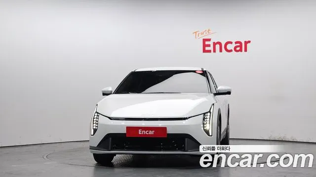 2027 Kia EV4 Long Range 2WD Earth