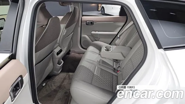 2027 Kia EV4 Long Range 2WD Earth