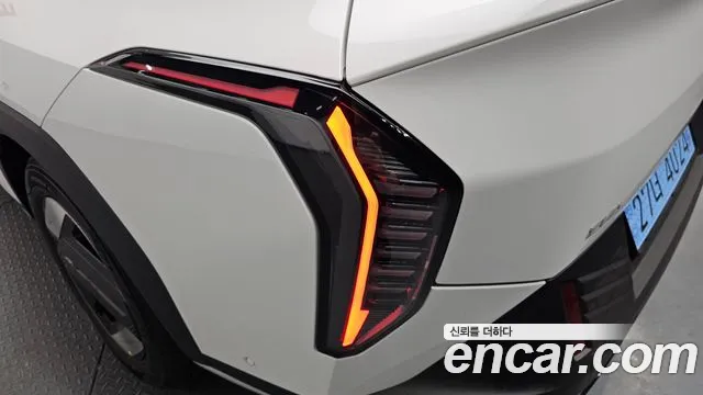 2027 Kia EV4 Long Range 2WD Earth