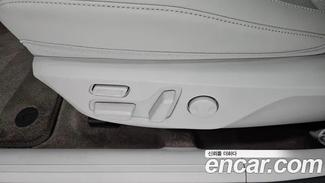 2027 Kia EV4 Long Range 2WD Earth