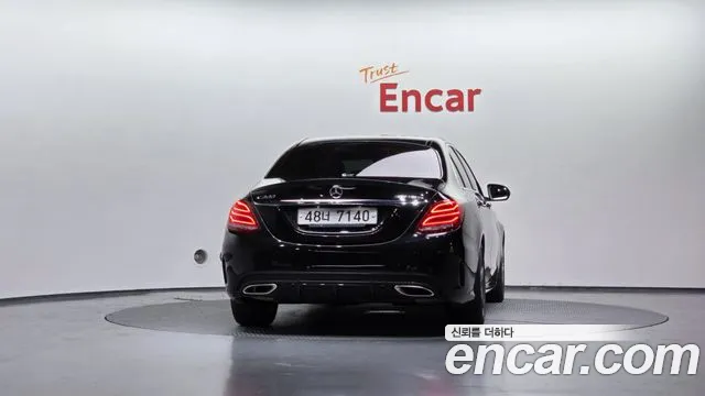 2017 Mercedes-Benz C-Class C200 AMG Line