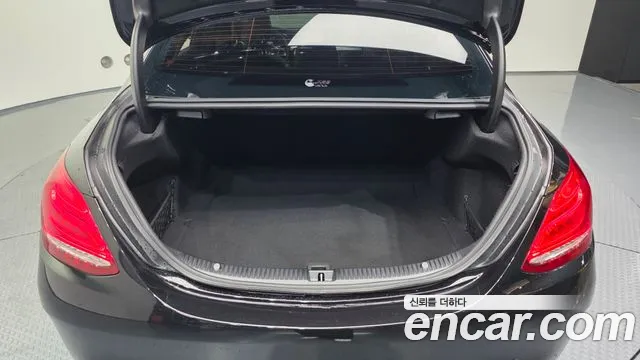 2017 Mercedes-Benz C-Class C200 AMG Line