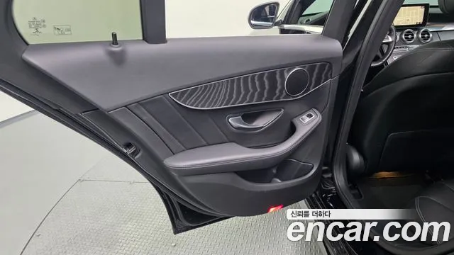 2017 Mercedes-Benz C-Class C200 AMG Line