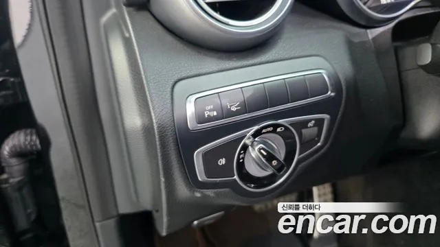 2017 Mercedes-Benz C-Class C200 AMG Line