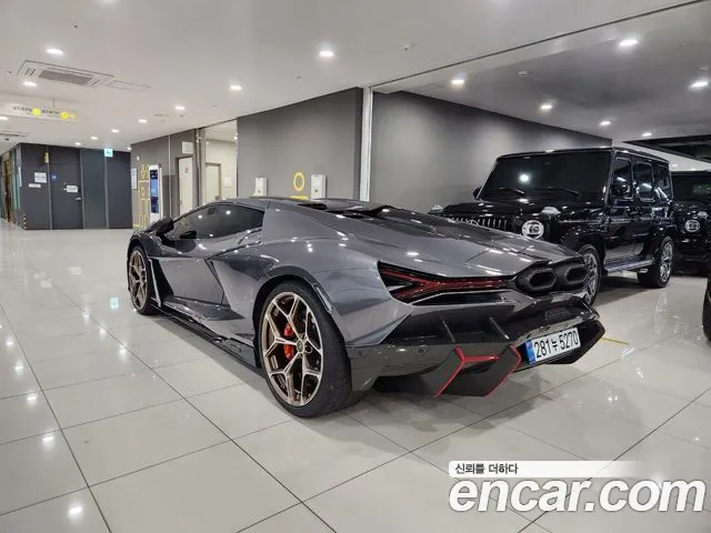 2025 Lamborghini Revuelto 6.5 V12