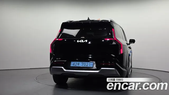 2024 Kia EV9 Long Range 4WD Earth
