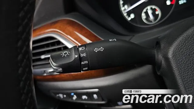 2016 Genesis EQ900 3.3 T-GDI AWD Prestige