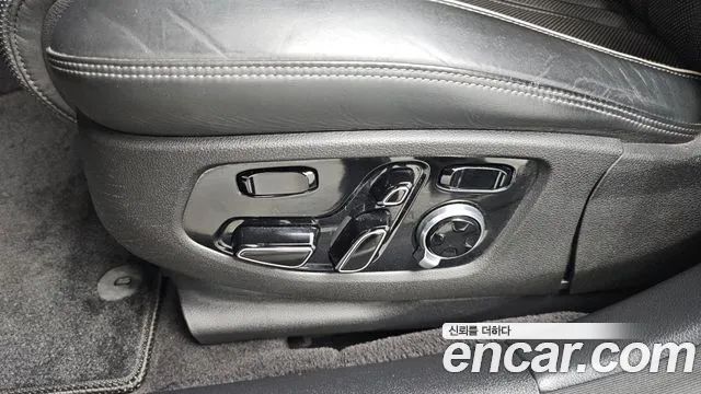 2016 Genesis EQ900 3.3 T-GDI AWD Prestige