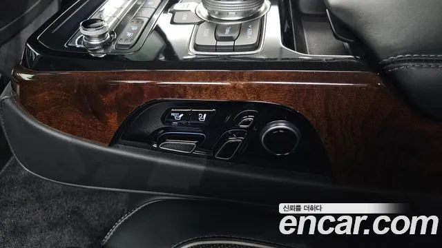2016 Genesis EQ900 3.3 T-GDI AWD Prestige