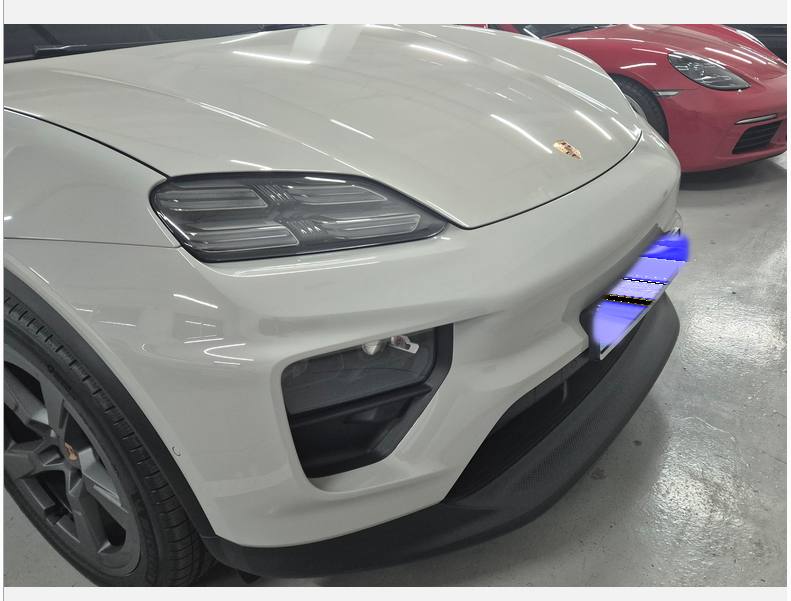 Porsche Macan 4